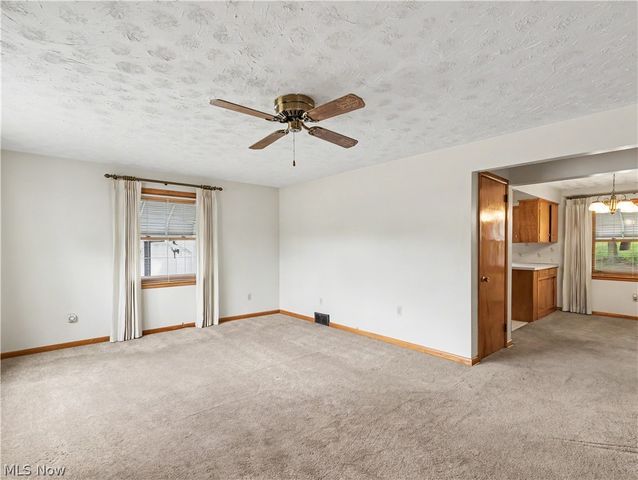 186 E Woodsdale Avenue, Akron, OH 44301