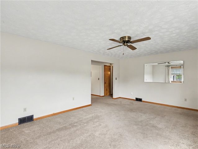 186 E Woodsdale Avenue, Akron, OH 44301