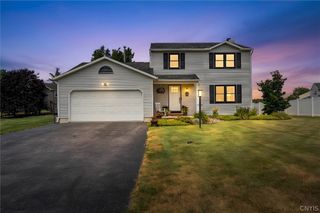 8600 Snowshoe Trail, Cicero, NY 13039