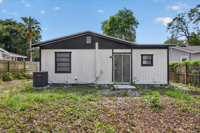 9405 N MARY AVENUE, Tampa, FL 33612
