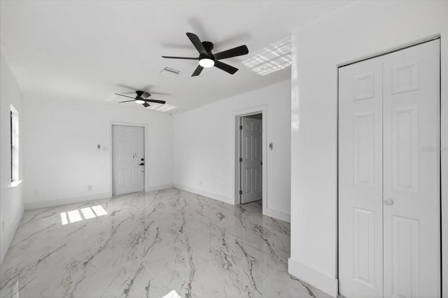 9405 N MARY AVENUE, Tampa, FL 33612