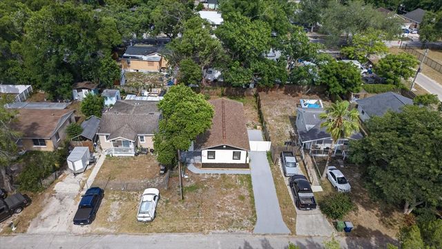 9405 N MARY AVENUE, Tampa, FL 33612