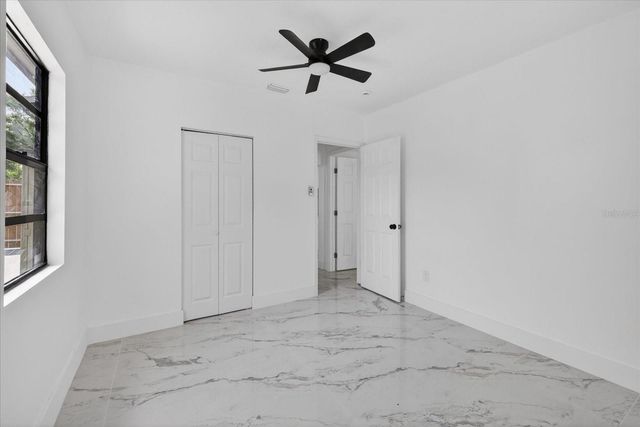 9405 N MARY AVENUE, Tampa, FL 33612