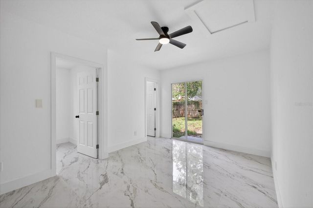 9405 N MARY AVENUE, Tampa, FL 33612