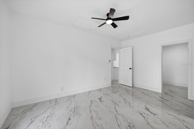 9405 N MARY AVENUE, Tampa, FL 33612
