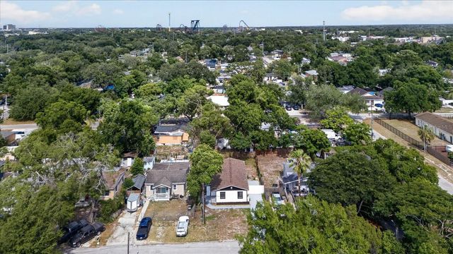 9405 N MARY AVENUE, Tampa, FL 33612