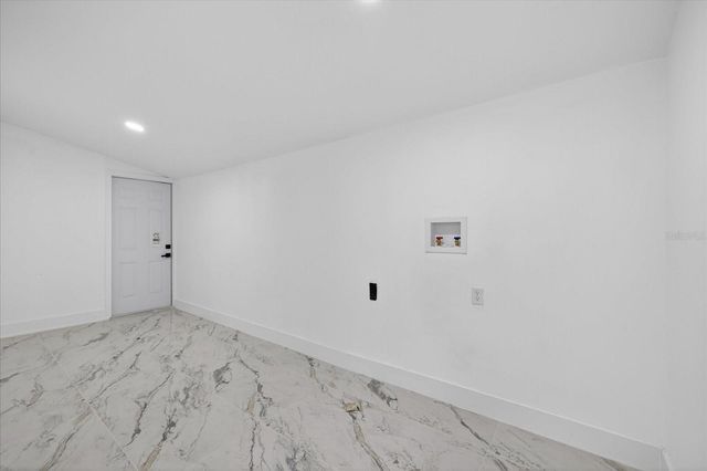 9405 N MARY AVENUE, Tampa, FL 33612