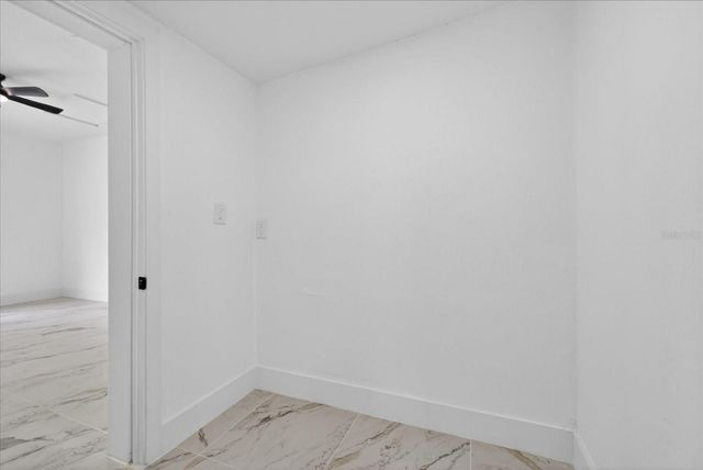 9405 N MARY AVENUE, Tampa, FL 33612