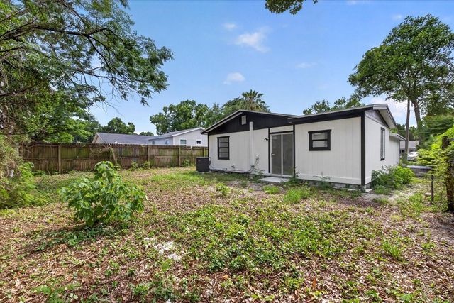 9405 N MARY AVENUE, Tampa, FL 33612