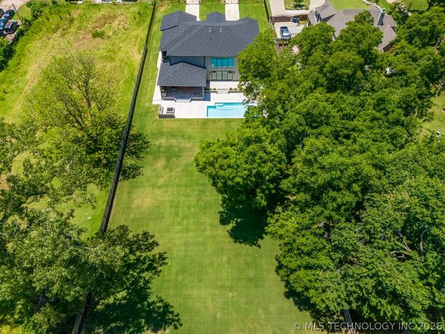 4621 S Columbia Place, Tulsa, OK 74105