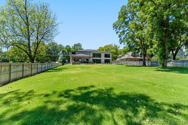 4621 S Columbia Place, Tulsa, OK 74105