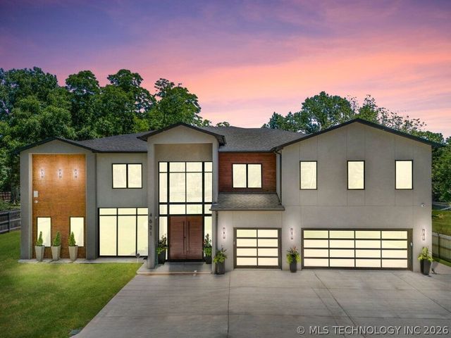 4621 S Columbia Place, Tulsa, OK 74105