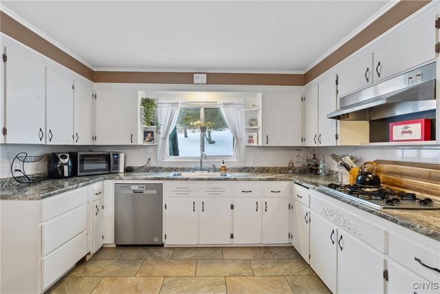 299 Cemetery Road, Oswego, NY 13126