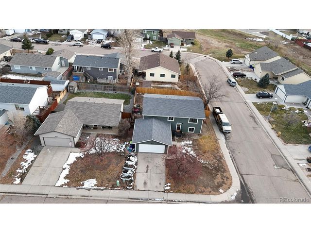 3913 Lincoln Ct, Wellington, CO 80549