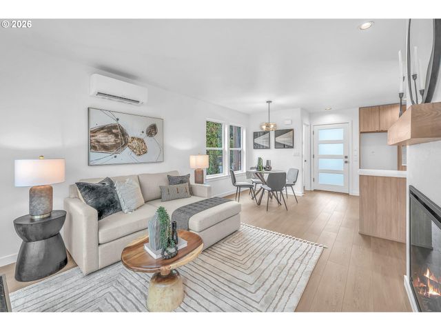 6491 Se Ramona St B, Portland, OR 97206