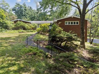 109 Wynnwood Drive, Fox Chapel, PA 15215