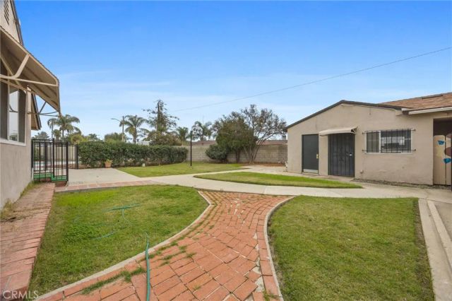 838 20th, Delano, CA 93215