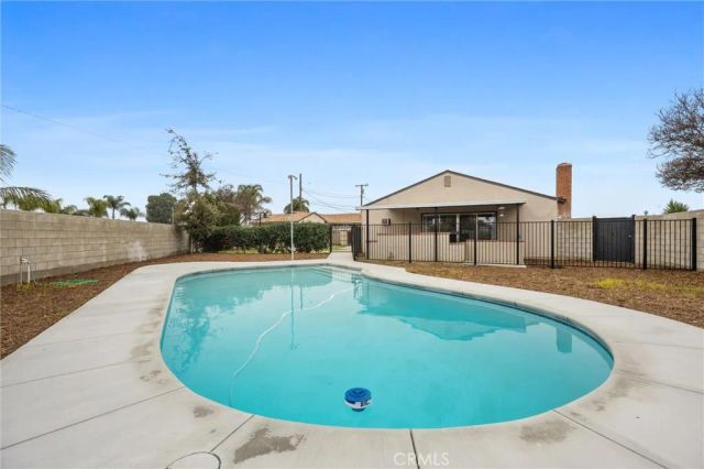 838 20th, Delano, CA 93215