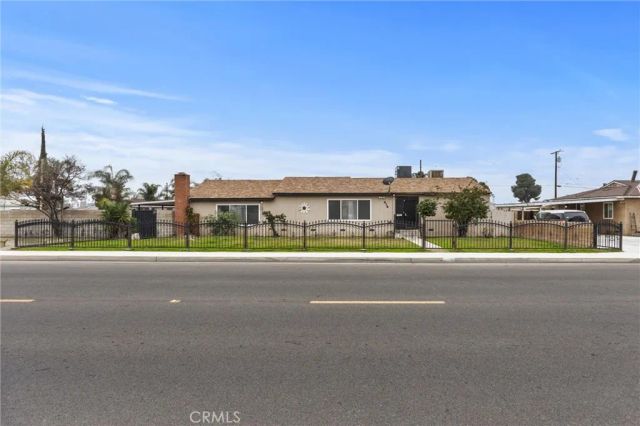 838 20th, Delano, CA 93215