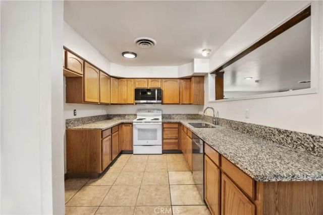 838 20th, Delano, CA 93215