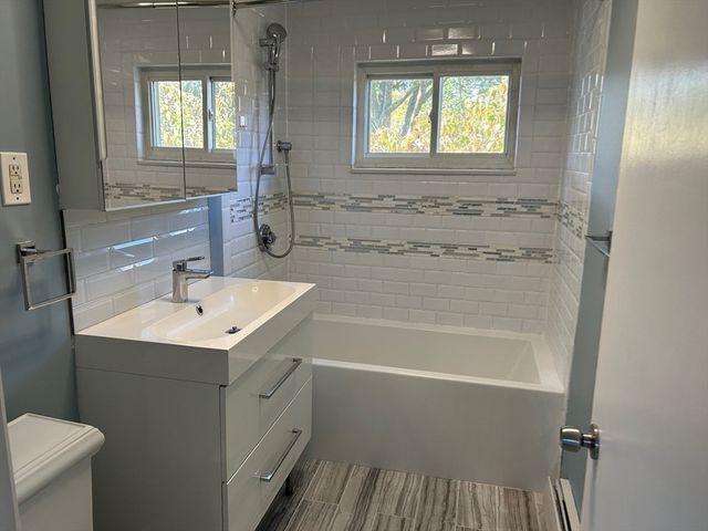 37 Will Drive 12, Canton, MA 02021