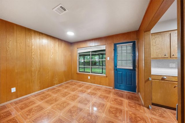 1013 Stevens Avenue, Conroe, TX 77301