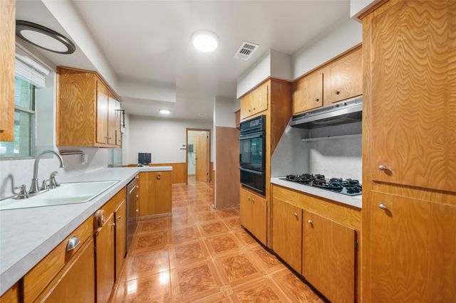 1013 Stevens Avenue, Conroe, TX 77301