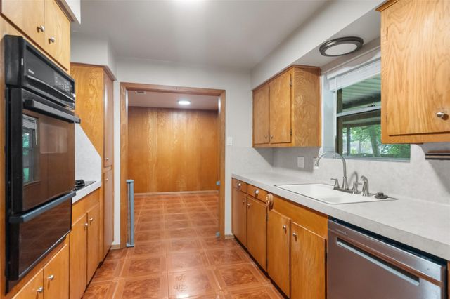 1013 Stevens Avenue, Conroe, TX 77301
