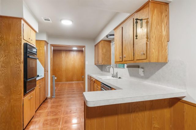 1013 Stevens Avenue, Conroe, TX 77301