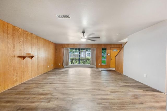 1013 Stevens Avenue, Conroe, TX 77301