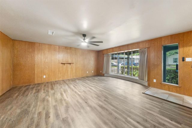 1013 Stevens Avenue, Conroe, TX 77301