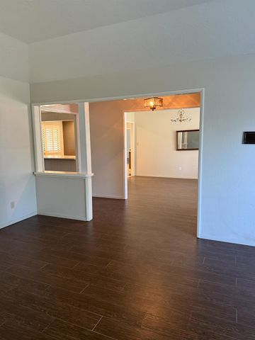 318 E Lisa Avenue, Fresno, CA 93720