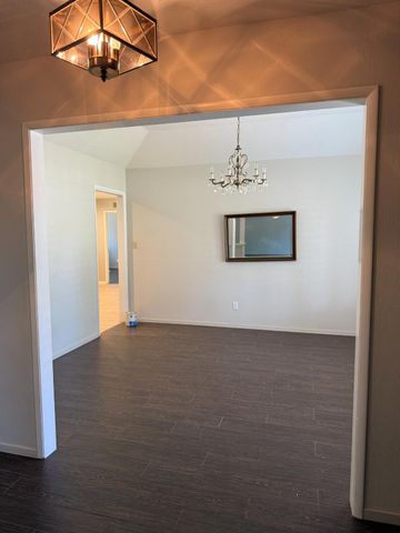 318 E Lisa Avenue, Fresno, CA 93720