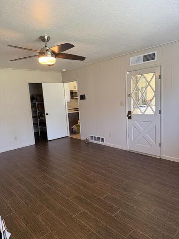 318 E Lisa Avenue, Fresno, CA 93720