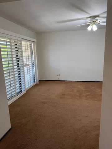 318 E Lisa Avenue, Fresno, CA 93720