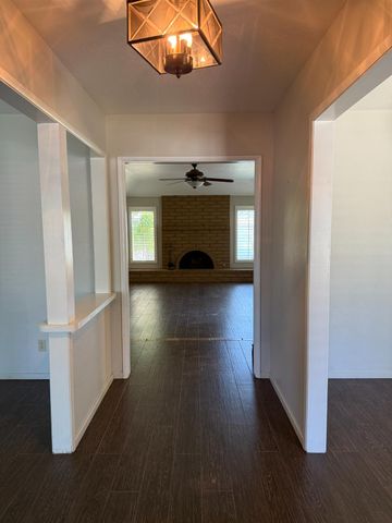 318 E Lisa Avenue, Fresno, CA 93720