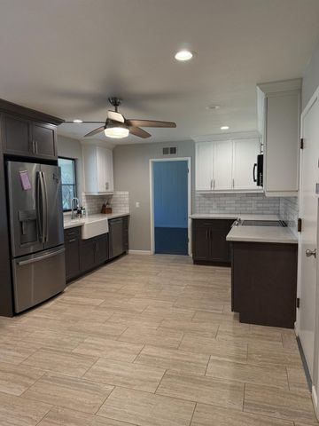 318 E Lisa Avenue, Fresno, CA 93720