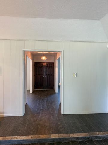 318 E Lisa Avenue, Fresno, CA 93720