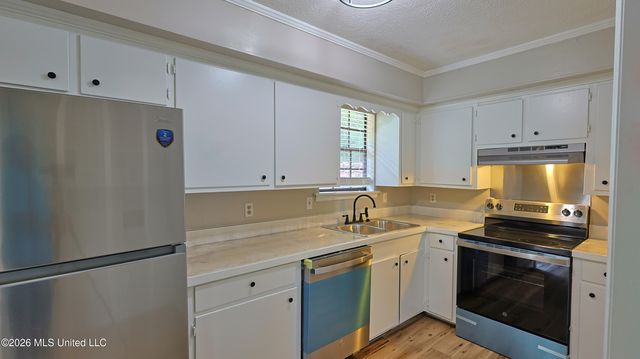 1121 Woodfield Drive, 23, Jackson, MS 39211
