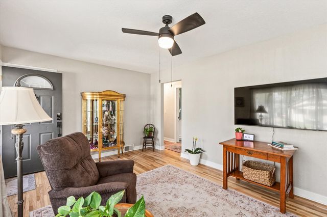 537 11th Street, West Des Moines, IA 50265