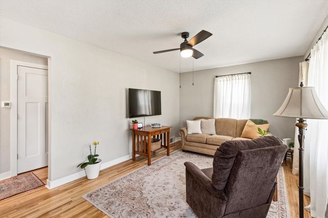 537 11th Street, West Des Moines, IA 50265