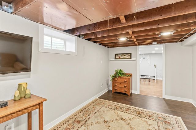 537 11th Street, West Des Moines, IA 50265