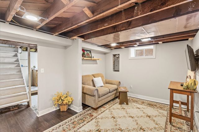 537 11th Street, West Des Moines, IA 50265