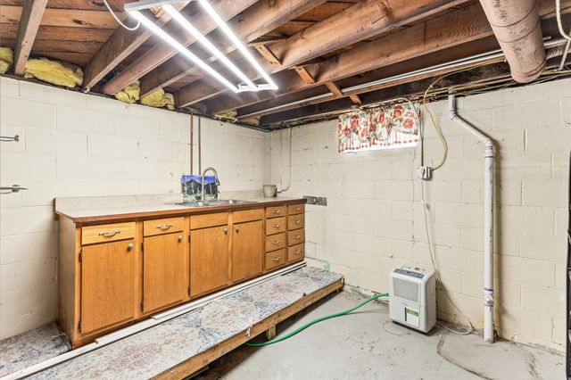 537 11th Street, West Des Moines, IA 50265