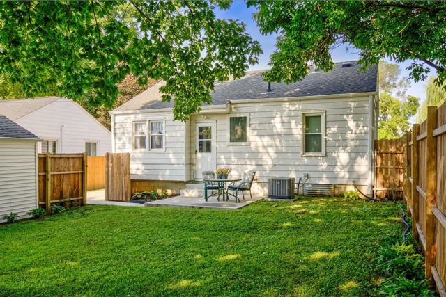 537 11th Street, West Des Moines, IA 50265