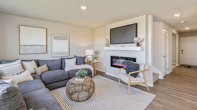 15121 Ironwood Lane, Urbandale, IA 50111