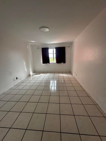 13707 Kendale Lakes Circle Ph13, Miami, FL 33183