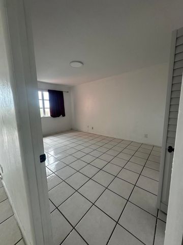 13707 Kendale Lakes Circle Ph13, Miami, FL 33183