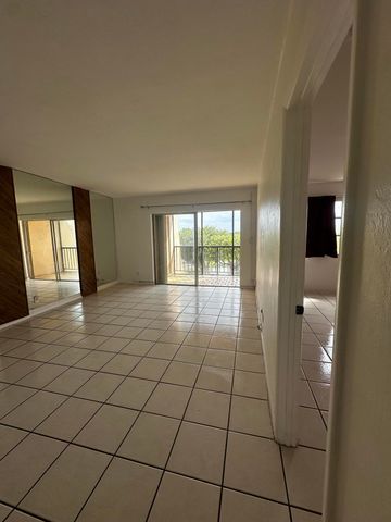 13707 Kendale Lakes Circle Ph13, Miami, FL 33183