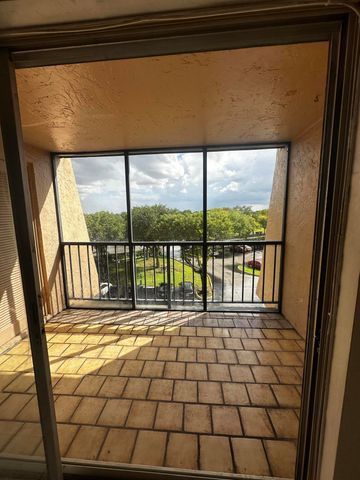 13707 Kendale Lakes Circle Ph13, Miami, FL 33183